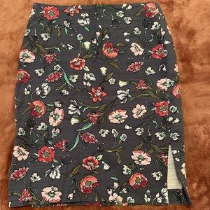 LOFT size 6 skirt- navy with flowers- NEVER WORN!!